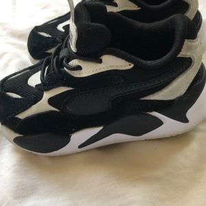 Toddler Puma RS-X sneakers Black and White size 7c